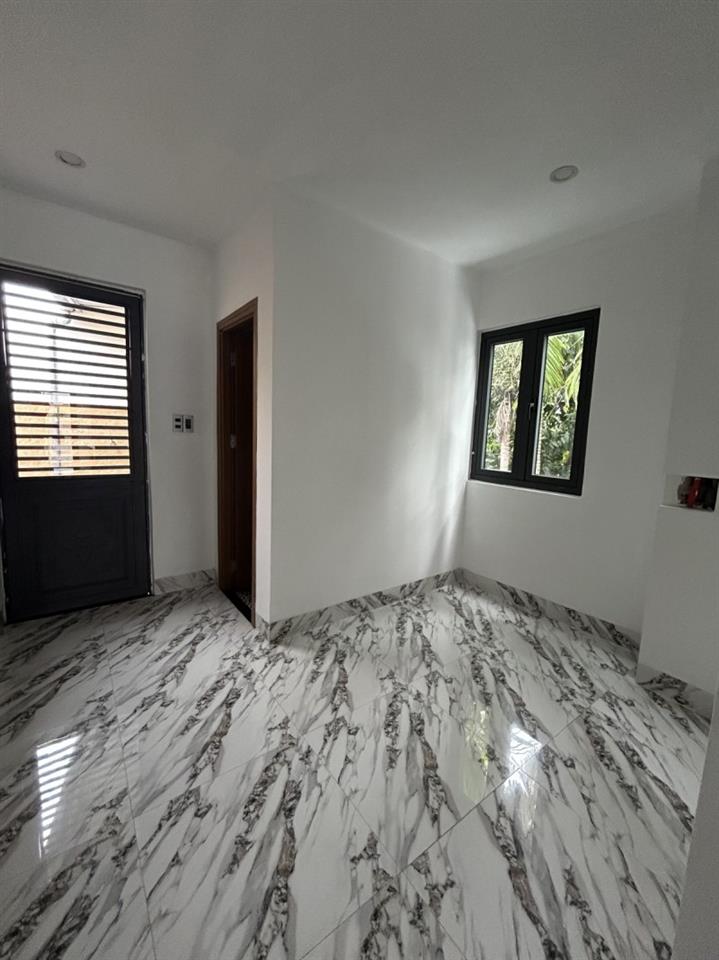 # Góc kiệt 3m gần MT Nguyễn Hoàng, 53m2, 3 tầng đúc, 5.x tỷ