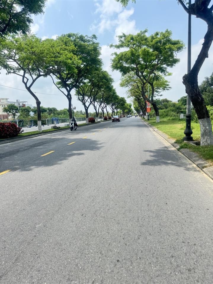 # Góc 2 Mặt Tiền, View Thăng Long, 241m2, ngang 15m, ~76tr/m2