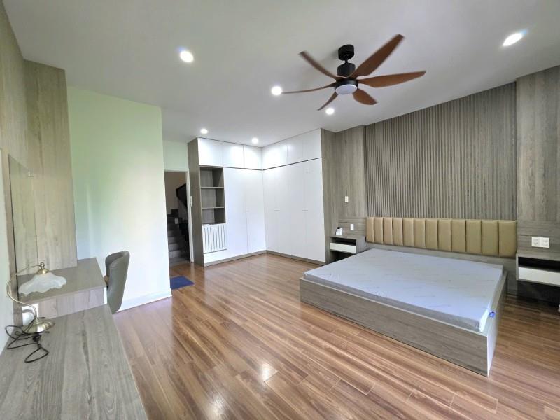 #  MT Tiểu La, đường 10.5m, 80m2, 4 tầng đúc hiện đại, thang máy, dòng tiền 40tr, 14.x tỷ