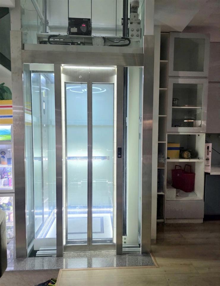 #  MT Tiểu La, đường 10.5m, 80m2, 4 tầng đúc hiện đại, thang máy, dòng tiền 40tr, 14.x tỷ