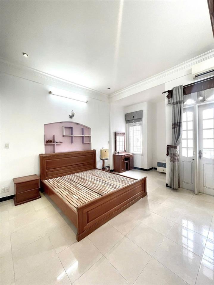 # Sau Mặt Tiền Đống Đa, Ô tô đậu cửa, 83m2, 3 tầng cứng, nhỉnh 7 tỷ