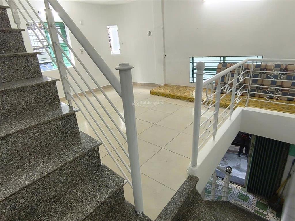 # lô góc, hàn mặc tử, 3.5 tầng cứng, 3pn 3wc, ô tô đậu 20m, 2.6 tỷ