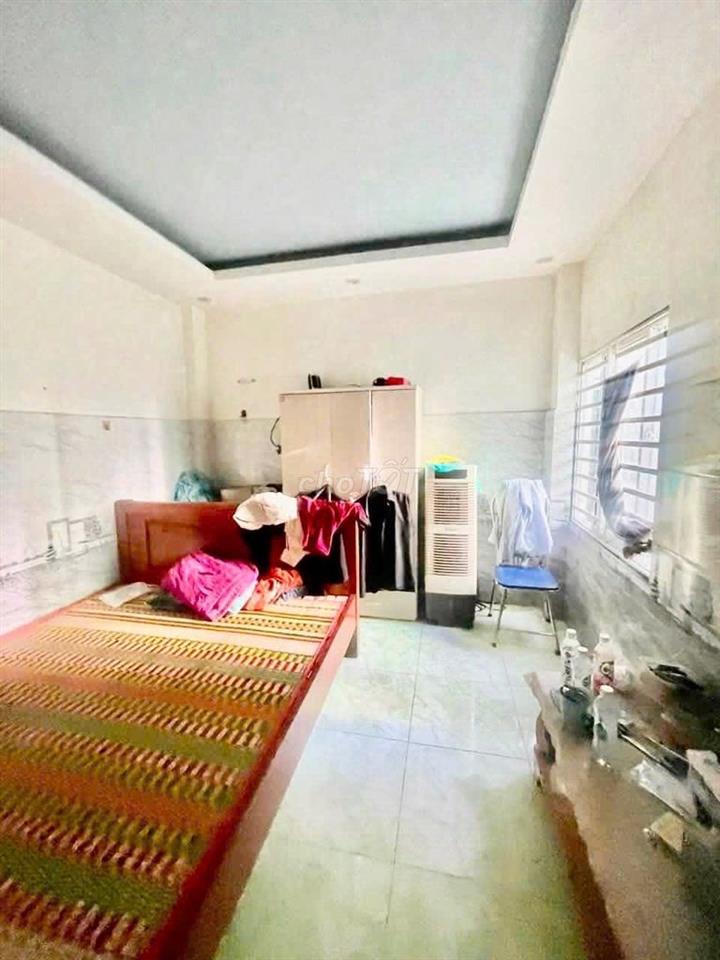 Sát K Ô tô gần MT Nguyễn Hoàng 4 tầng đúc 4PN khép kín 3.x tỷ