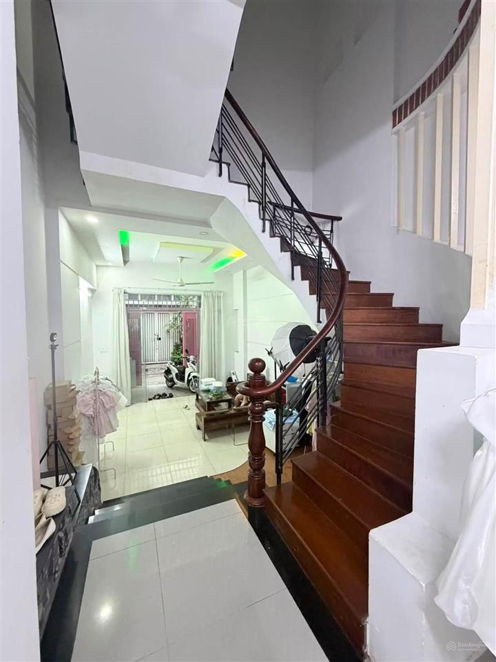 Bán nhà riêng giá siêu hời tại nguyễn hữu tiến, 5,5 tỷ, 56m2, 2pn, 2wc