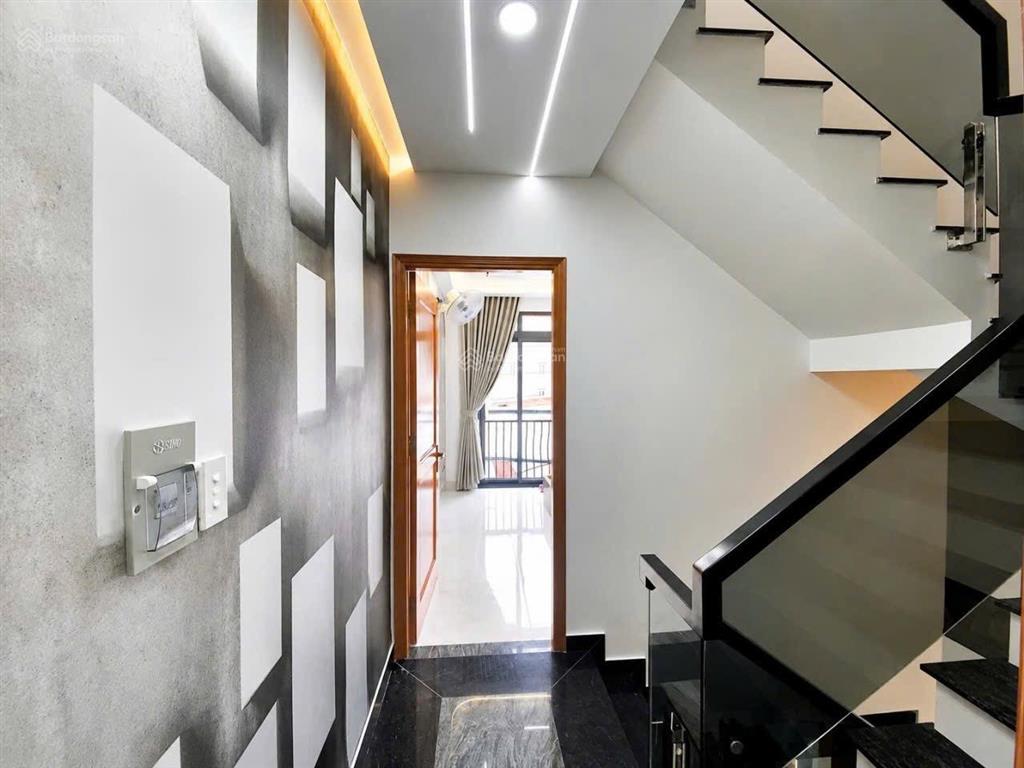 Nhà vị trí vip chỉ 7,9 tỷ nhà xây mới