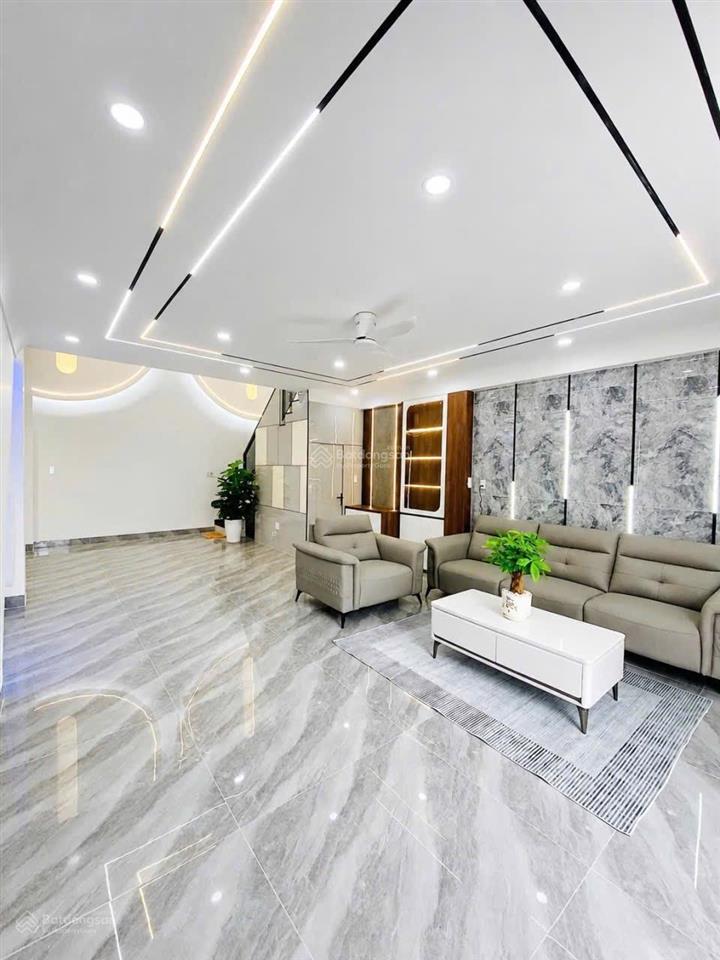 Nhà vị trí vip chỉ 7,9 tỷ nhà xây mới