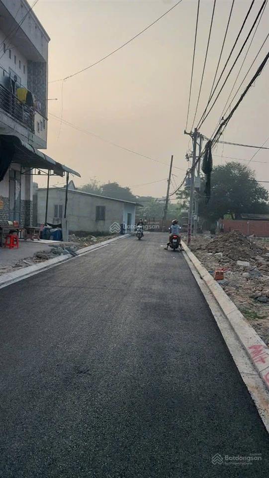 Cần bán đất thổ cư . sổ hồng riêng . mt đường nhưa 6m thông . khu dân cư đông . an ninh tốt