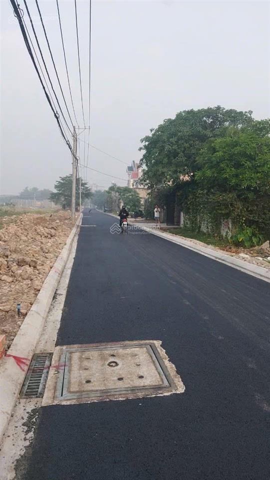 Cần bán đất thổ cư . sổ hồng riêng . mt đường nhưa 6m thông . khu dân cư đông . an ninh tốt