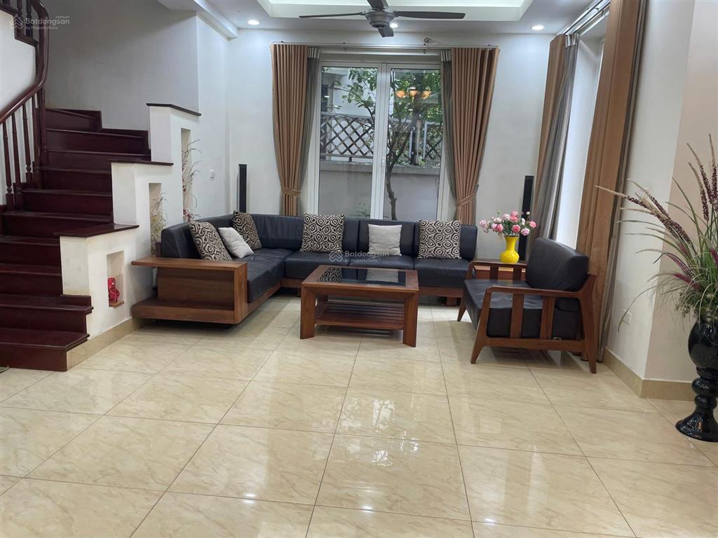 Cho thuê biệt thự song lập vinhomes riverside diện tích 130m2 full đồ giá chỉ 28tr/tháng