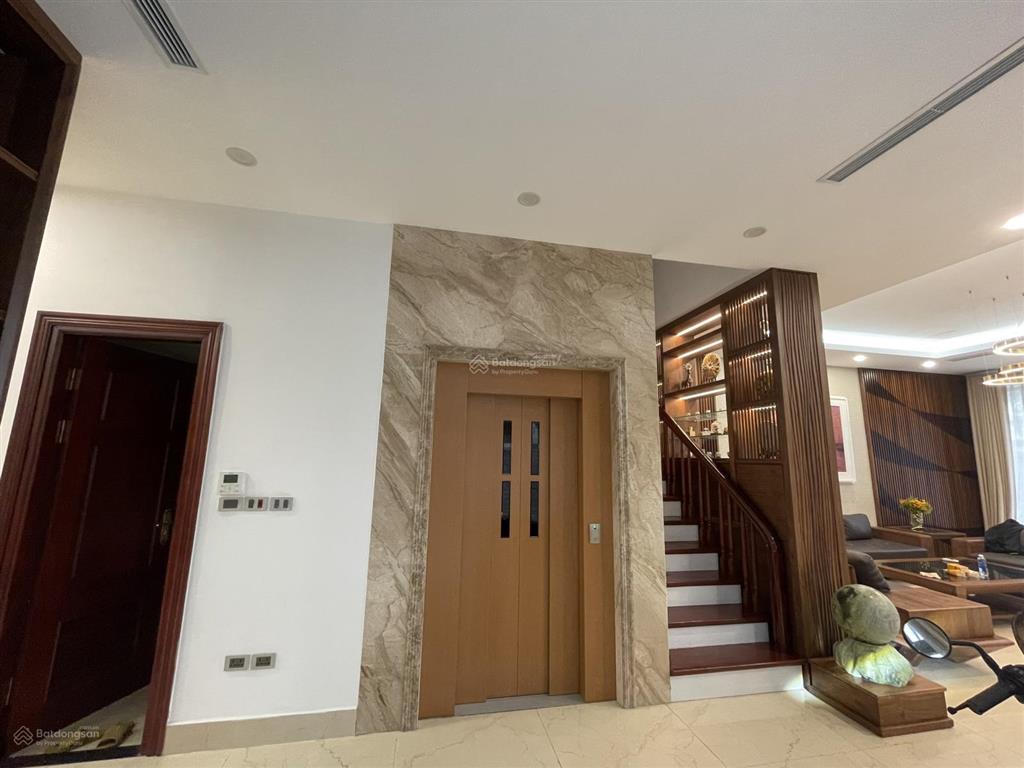 Cho thuê biệt thự song lập diện tích 210m2 tại vinhomes the harmony có thang máy giá chỉ 47 triệu