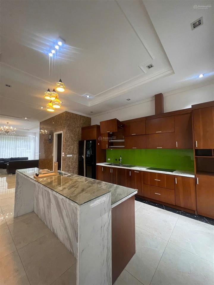 Cho thuê biệt thự song lập vinhomes riverside diện tích 250m2 full đồ giá chỉ 40tr/tháng