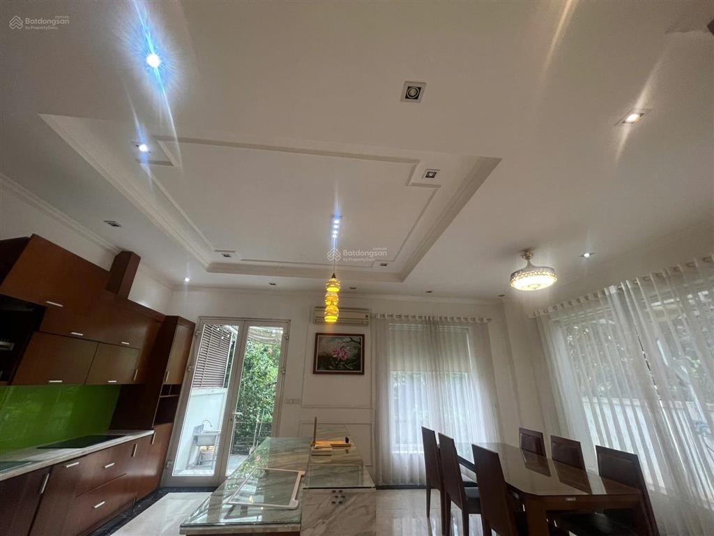 Cho thuê biệt thự song lập vinhomes riverside diện tích 250m2 full đồ giá chỉ 40tr/tháng