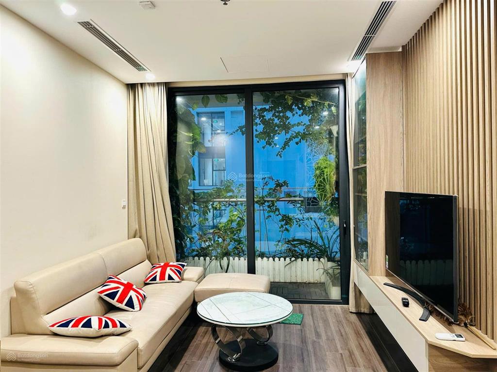 Bán căn hộ 2n2vs tại vinhomes symphony diện tích 64m2 thông thủy giá cực tốt chỉ 5,7 tỷ