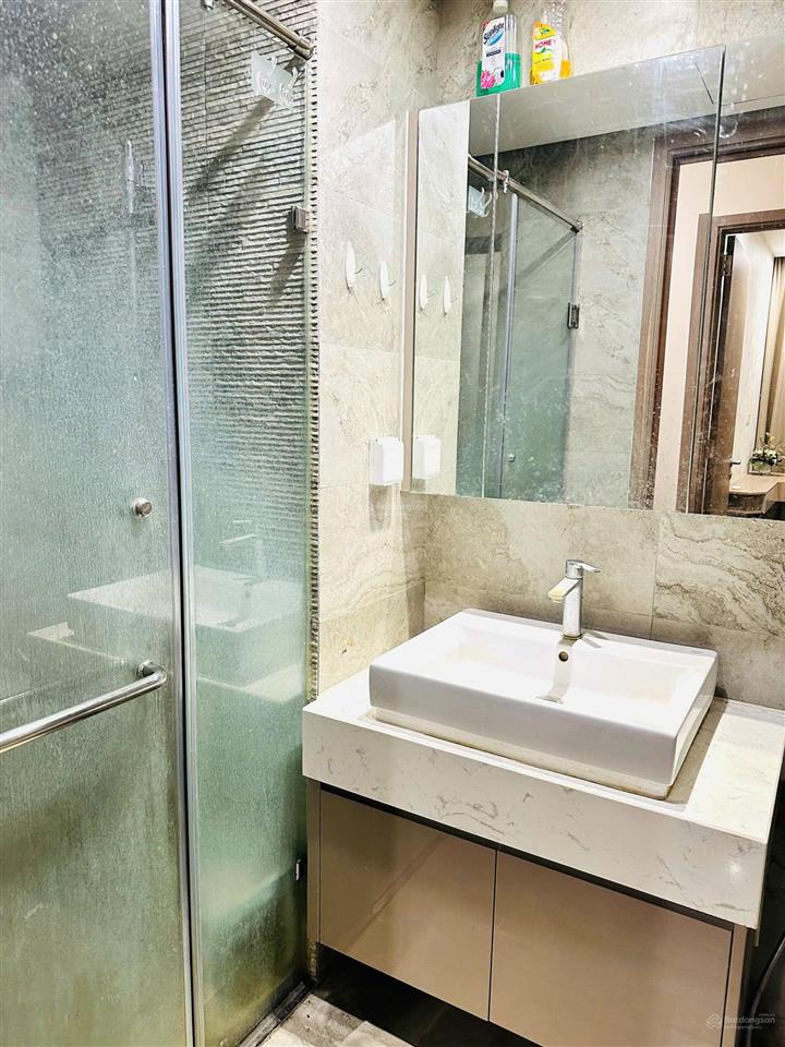 Bán căn hộ 2n2vs tại vinhomes symphony diện tích 64m2 thông thủy giá cực tốt chỉ 5,7 tỷ