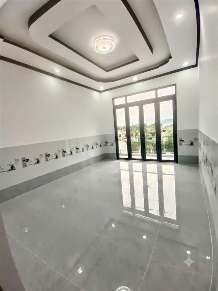 NHÀ SIÊU ĐẸP -  GIÁ RẺ BÁN CĂN NHÀ LẦU VỪA HOÀN THIỆN Xã Long An Cần Giuộc , Long An