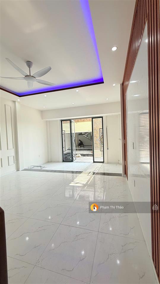 Giá cực sốc chỉ hơn 2 tỷ có ngay nhà 3 tầng sân cổng để xe gần ngay chợ đặng cương 60m2 ngõ nông