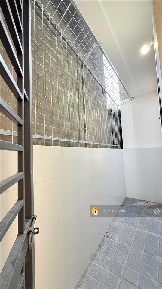 Giá cực sốc chỉ hơn 2 tỷ có ngay nhà 3 tầng sân cổng để xe gần ngay chợ đặng cương 60m2 ngõ nông