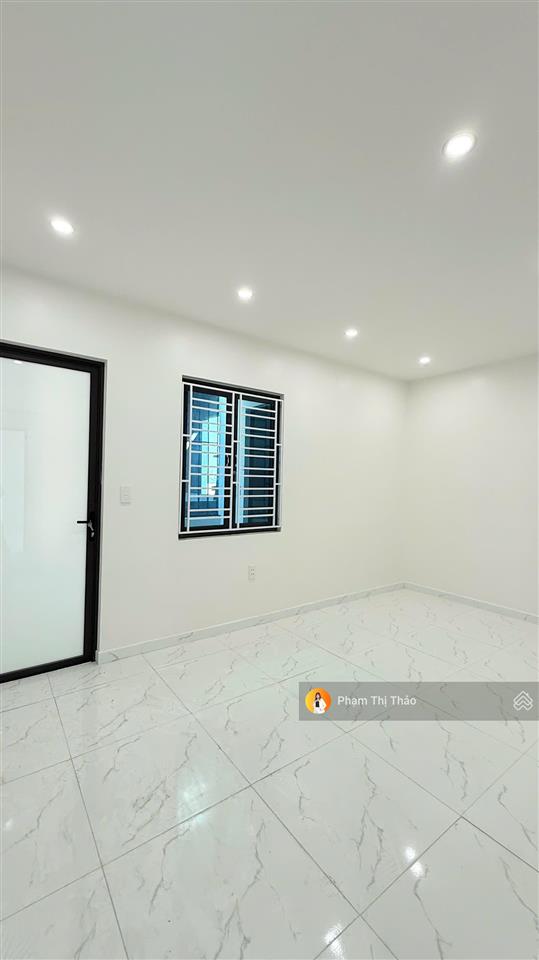 Giá cực sốc chỉ hơn 2 tỷ có ngay nhà 3 tầng sân cổng để xe gần ngay chợ đặng cương 60m2 ngõ nông