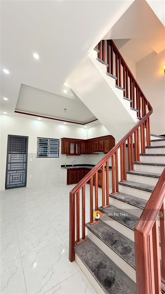 Giá cực sốc chỉ hơn 2 tỷ có ngay nhà 3 tầng sân cổng để xe gần ngay chợ đặng cương 60m2 ngõ nông