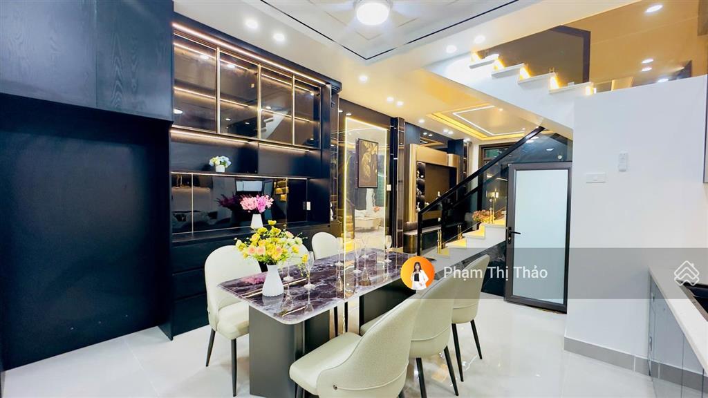 Siêu phẩm 4 tầng độc lập gara ô tô mặt đường 6m rộng thênh thang