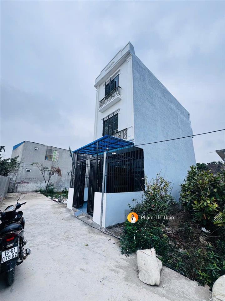 Xuất hiện căn nhà 3 tầng xây độc lập ô tô đỗ cửa. ngay chợ minh khai đường worlbank tại đặng cương