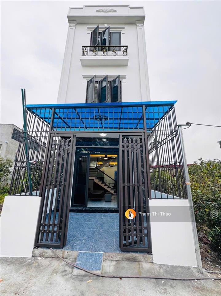 Xuất hiện căn nhà 3 tầng xây độc lập ô tô đỗ cửa. ngay chợ minh khai đường worlbank tại đặng cương