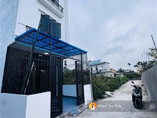 Xuất hiện căn nhà 3 tầng xây độc lập ô tô đỗ cửa. ngay chợ minh khai đường wonrbank tại đặng cương