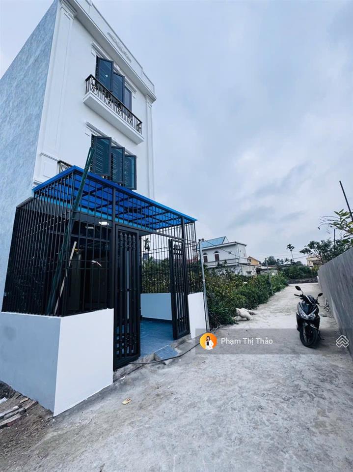 Xuất hiện căn nhà 3 tầng xây độc lập ô tô đỗ cửa. ngay chợ minh khai đường wonrbank tại đặng cương