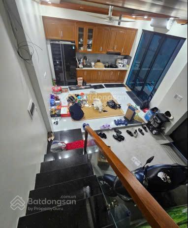 Bán nhà sơn tây dt 100m2 gần trường học ubnd, sổ hồng riêng chính chủ giá rẻ còn thương lượng