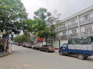 Tôi chính chủ cần bán nhà hóc môn dt 4x18m 4 tầng nhà mới sổ hồng riêng giá rẻ còn thương lượng