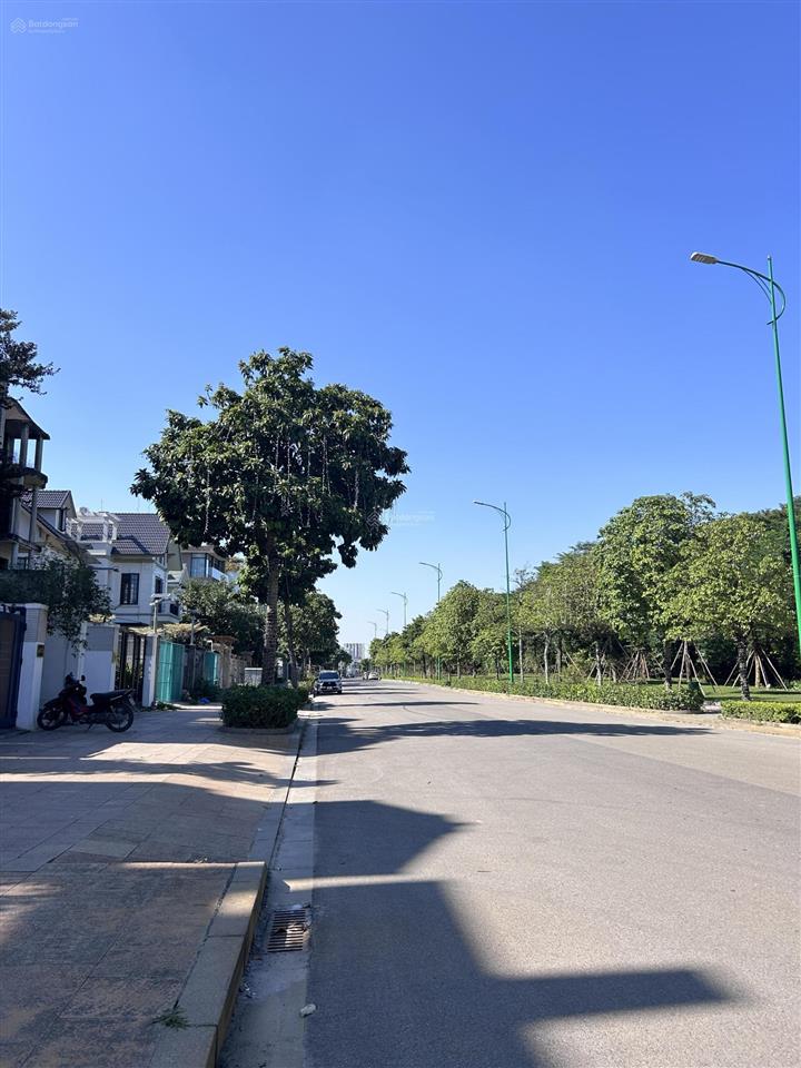 Bán gấp đất khu a38 quân đội tư đình long biên, giá tốt nhất khu 126m2, đường 9m, giá 33.5 tỷ