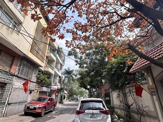 Đất mặt phố tư đình long biên, 135m2, giá 32 tỷ, kinh doanh, văn phòng, gần cầu trần hưng đạo.