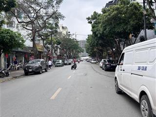 Cần bán gấp 130m2 đất phố trạm long biên, oto tránh thông, giá 26 tỷ.