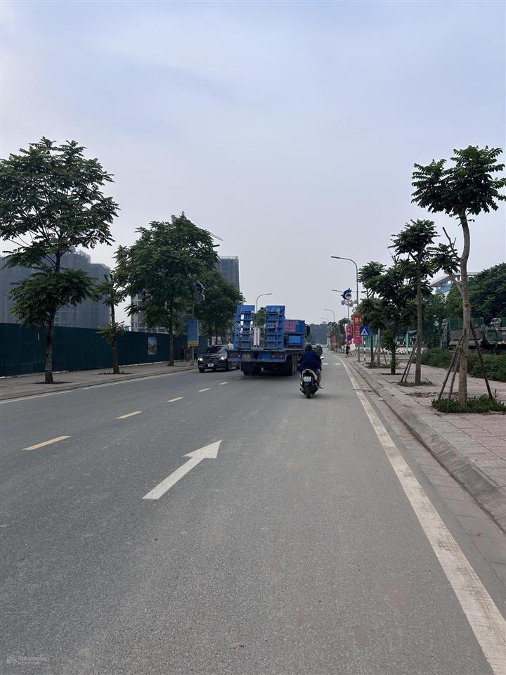 Bán 94m2 đất phân lô đấu giá long biên cạnh hồ đắp nếp, giá tốt 32.4 tỷ