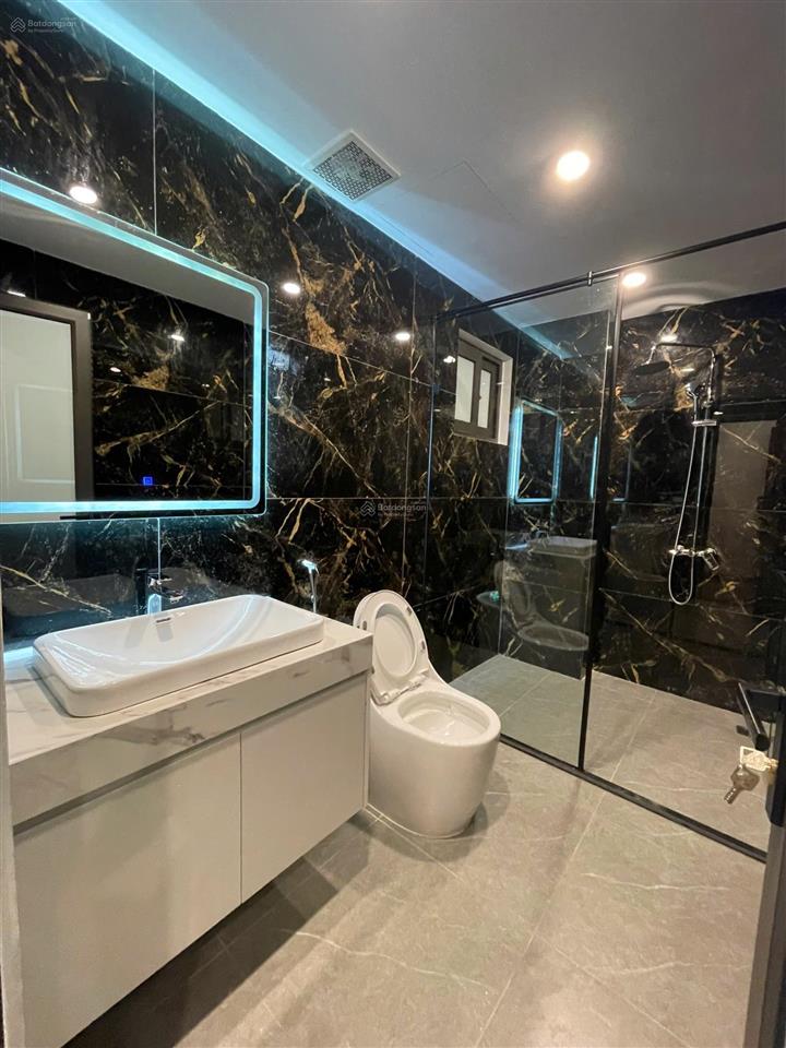 Giảm 2 tỷ bán gấp nhà phân lô him lam long biên 93m2, 6 tầng, full đồ, giá 27.5 tỷ