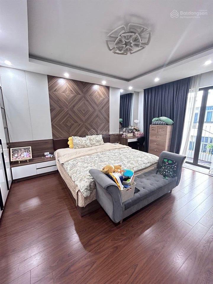 Giảm 2 tỷ bán gấp nhà phân lô him lam long biên 93m2, 6 tầng, full đồ, giá 27.5 tỷ