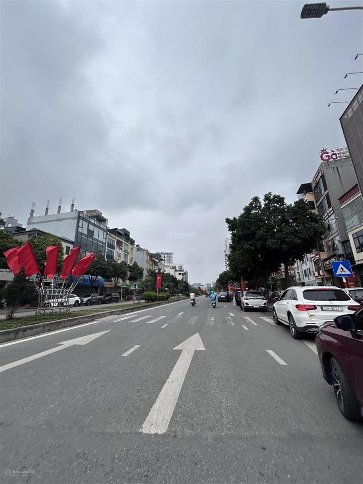 Sang nhượng tòa văn phòng mặt phố hồng tiến lâm hạ, 260m2, kinh doanh, giá tốt.