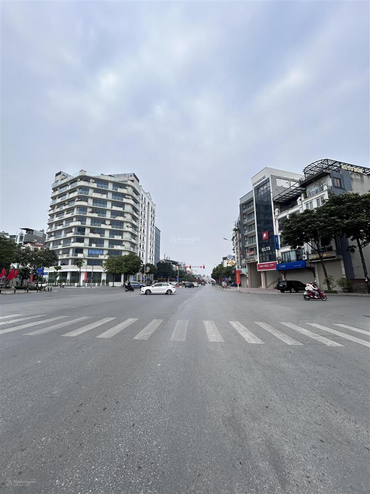 Sang nhượng tòa văn phòng mặt phố hồng tiến lâm hạ, 260m2, kinh doanh, giá tốt.