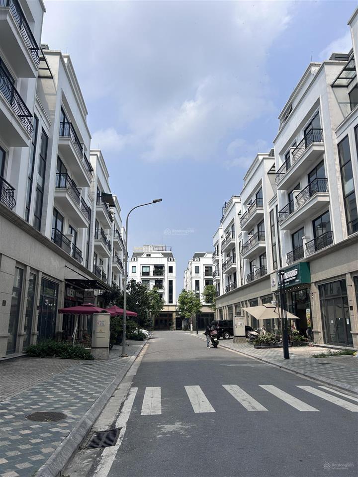 Sang nhưng biệt thự song lập c14 phúc đồng long biên, 150m2 view vườn hoa, 50.9 tỷ