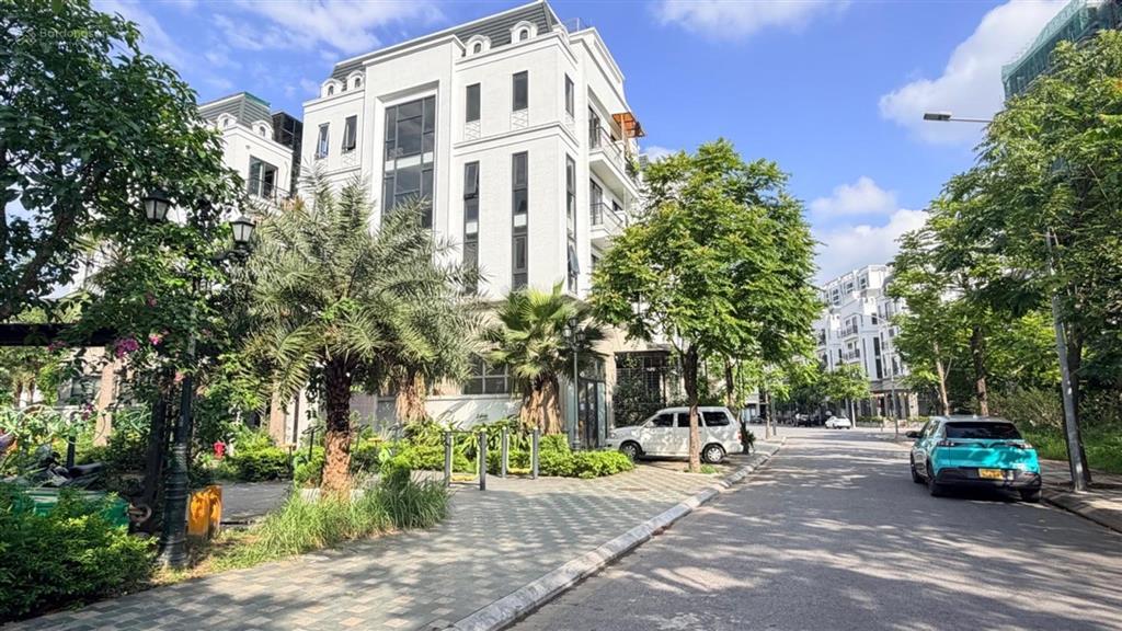 Sang nhưng biệt thự song lập c14 phúc đồng long biên, 150m2 view vườn hoa, 50.9 tỷ