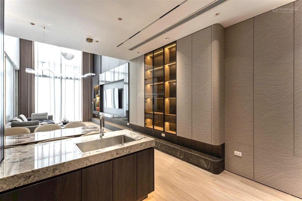 Bán nhà phân lô hồ tư đình long biên, 78m2, 7 tầng full đồ, dân trí, giá tốt 27.8 tỷ