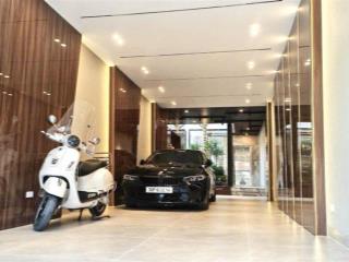Nhà đẹp việt hưng 100m2, 7 tầng, thang máy, gara 3 oto, sát phố, full nội thất, đường thông.