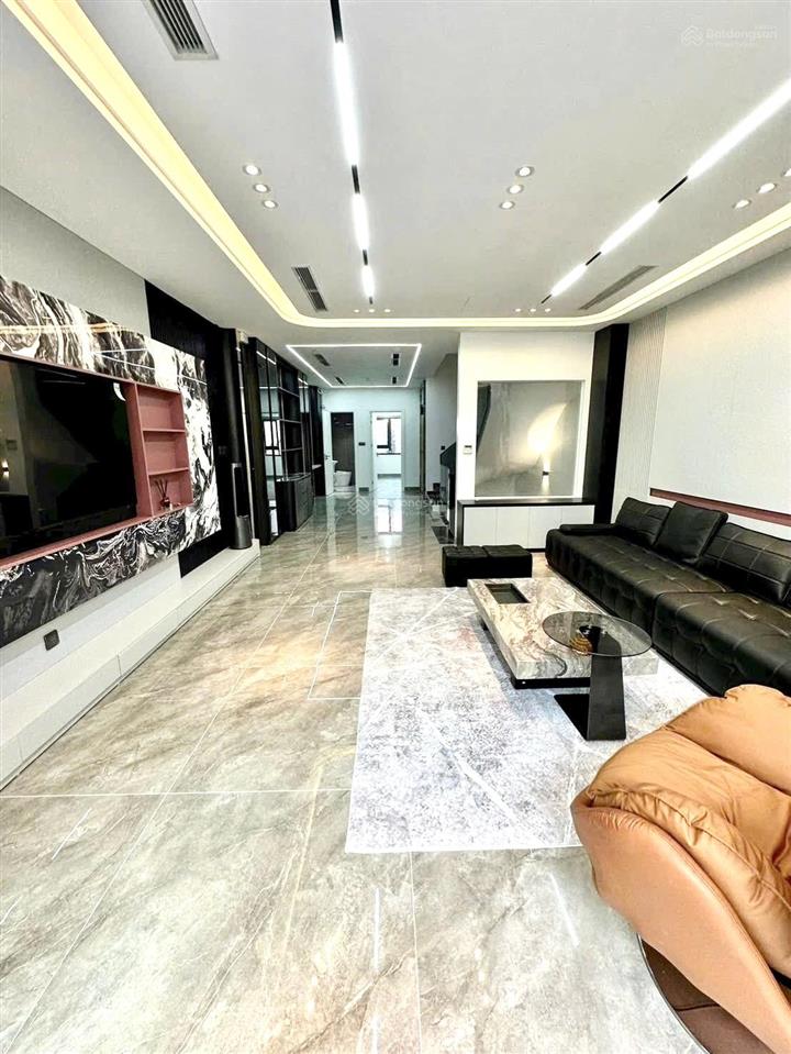Giá tốt nhà phố ngô gia tự 110m2, 5 tầng full đồ, ngõ to thông, thang máy, giá yêu 23.9 tỷ
