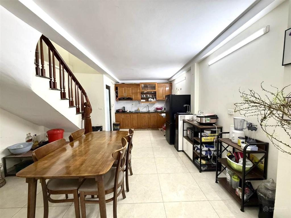 Giảm sâu, bán gấp nhà thạch bàn long biên 47m2, dân xây, đường xe tải tránh, giá 10,8 tỷ