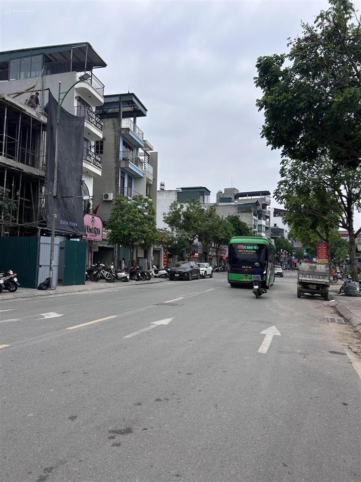 Giá tốt trong khu đất đẹp ngay ngã tư cổ linh thạch bàn, đường ô tô tránh 70m2, đất vuông vắn