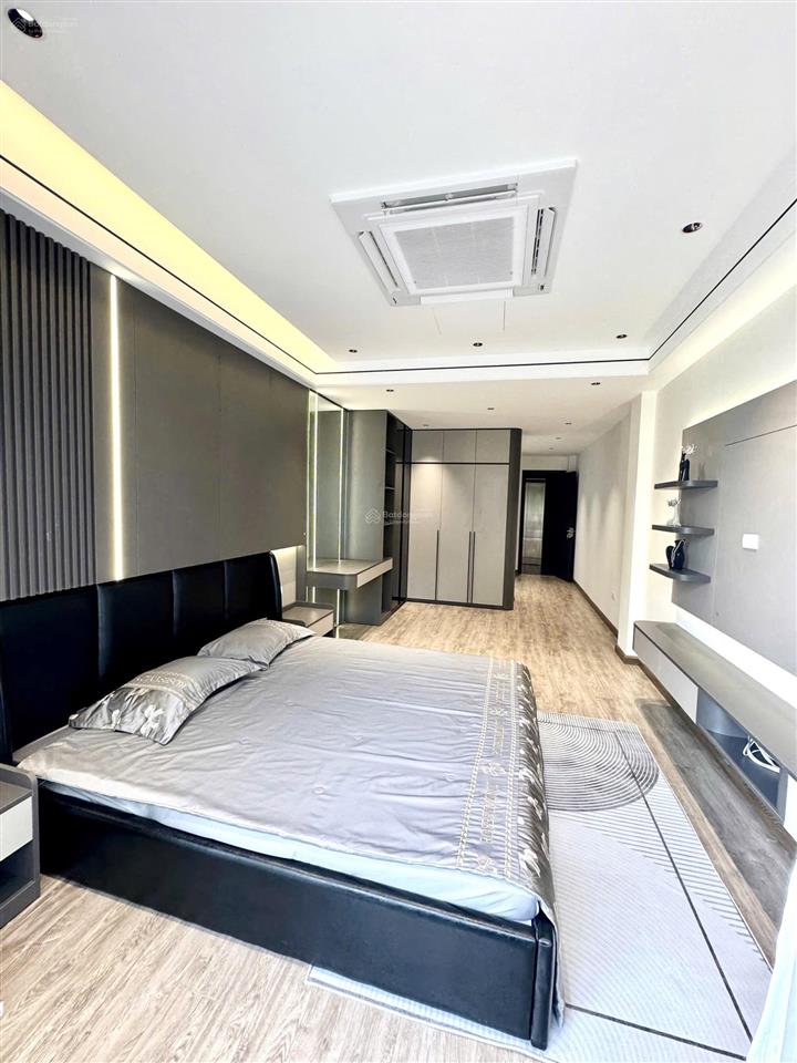 Nhà đẹp lý sơn bồ đề nhà 55m2, full nội thất, gara 2 ô tô, thang máy, dân trí, giá 16.2 tỷ