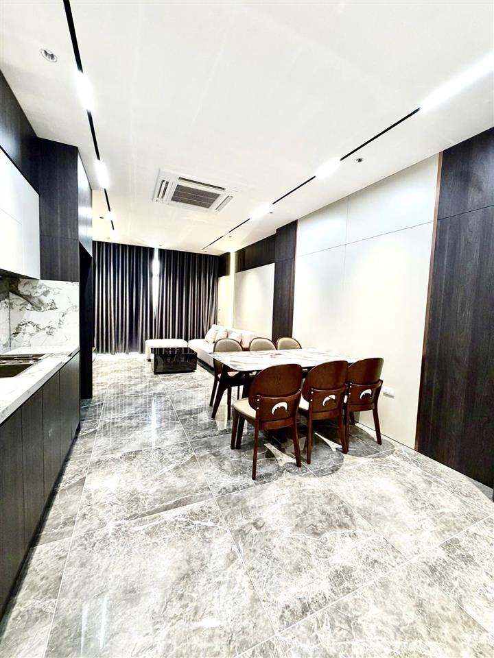 Cự khối nhỉnh 14 tỷ nhà 55m2 7 tầng, gara oto, full đồ, view hồ tại long biên, đường oto tránh