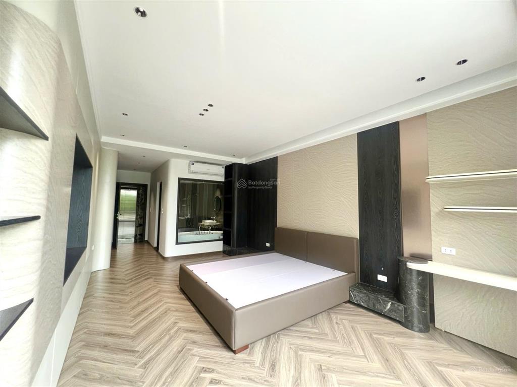 Nhà đẹp phân lô thạch bàn long biên 55m², 7 tầng, gara ô tô, full đồ, view vườn hoa, giá 17.9 tỷ