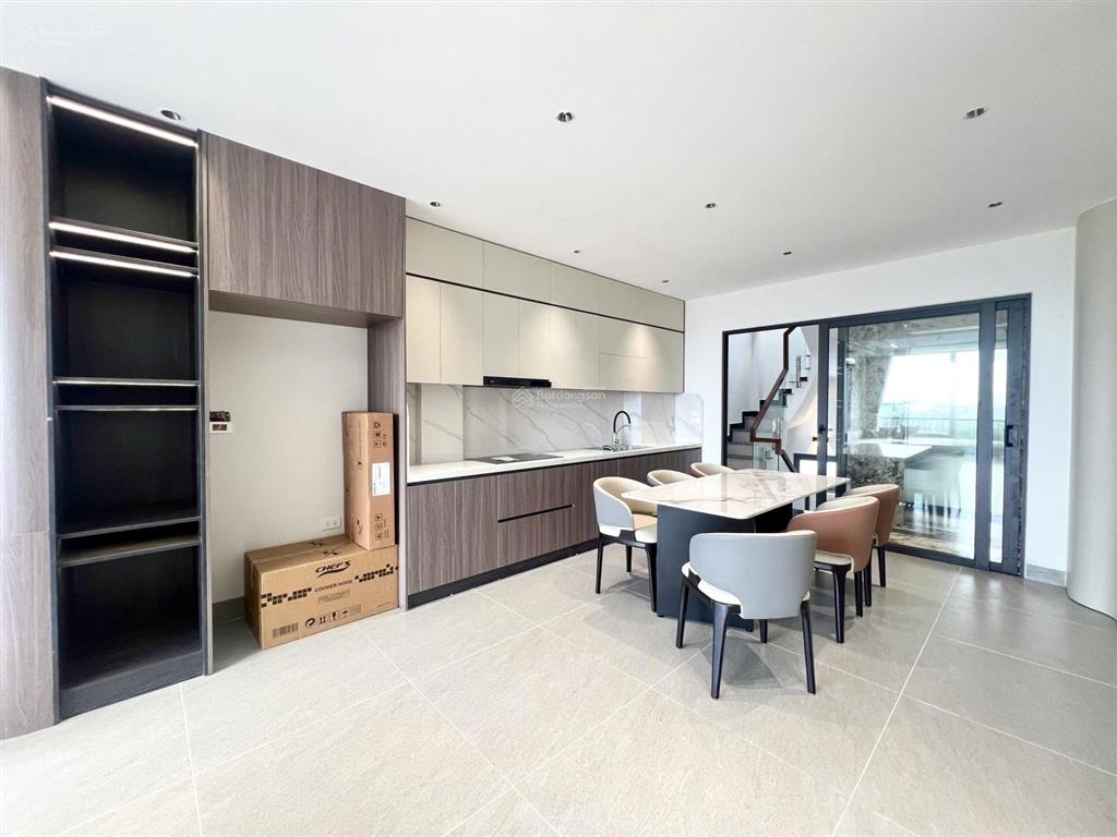 Nhà đẹp phân lô thạch bàn long biên 55m², 7 tầng, gara ô tô, full đồ, view vườn hoa, giá 17.9 tỷ