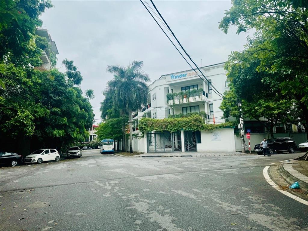 Bán gấp đất lâm hạ bồ đề 90m², khu dân trí, ô tô đỗ thoải mái, giá 26.5 tỷ